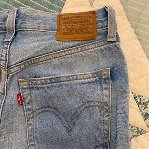 Levi’s Ribcage Straight Jean